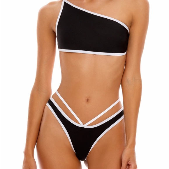Agua Bendita Black and White Bikini! - Picture 1 of 5